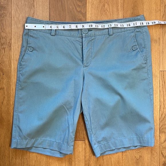 Dockers Women’s Shorts - Picture 4 of 5